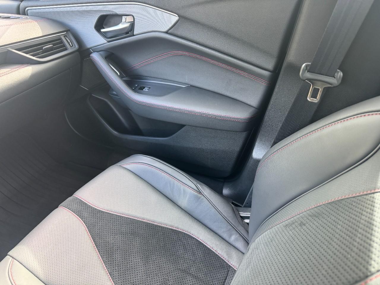 Acura TLX Vehicle Full-screen Gallery Image 17