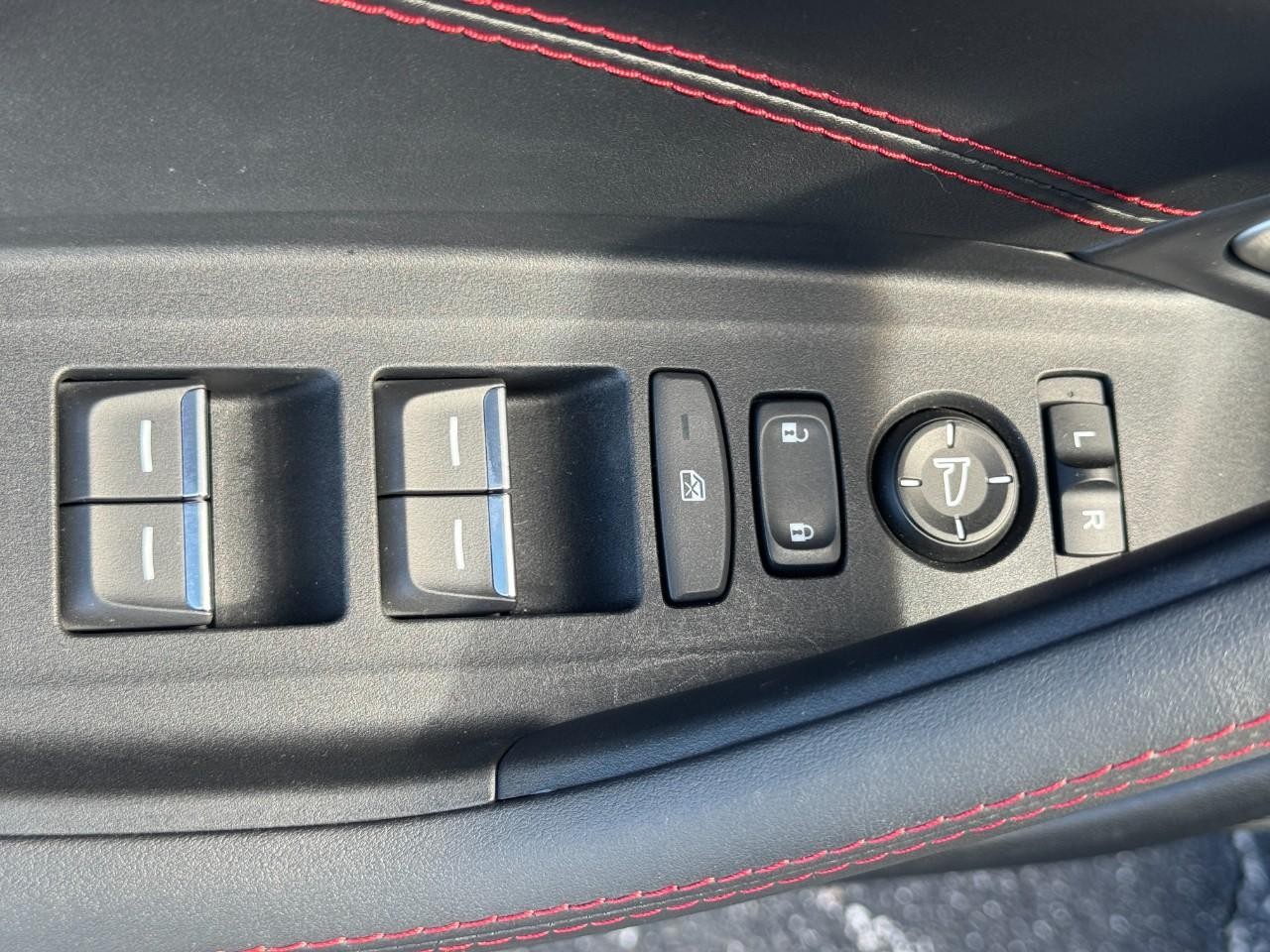 Acura TLX Vehicle Full-screen Gallery Image 19
