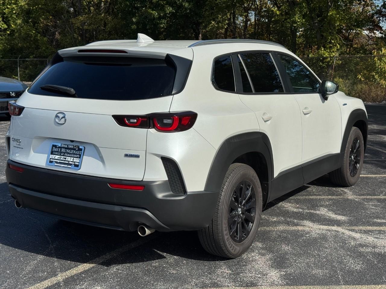 Mazda CX-50 Hybrid Vehicle Full-screen Gallery Image 04