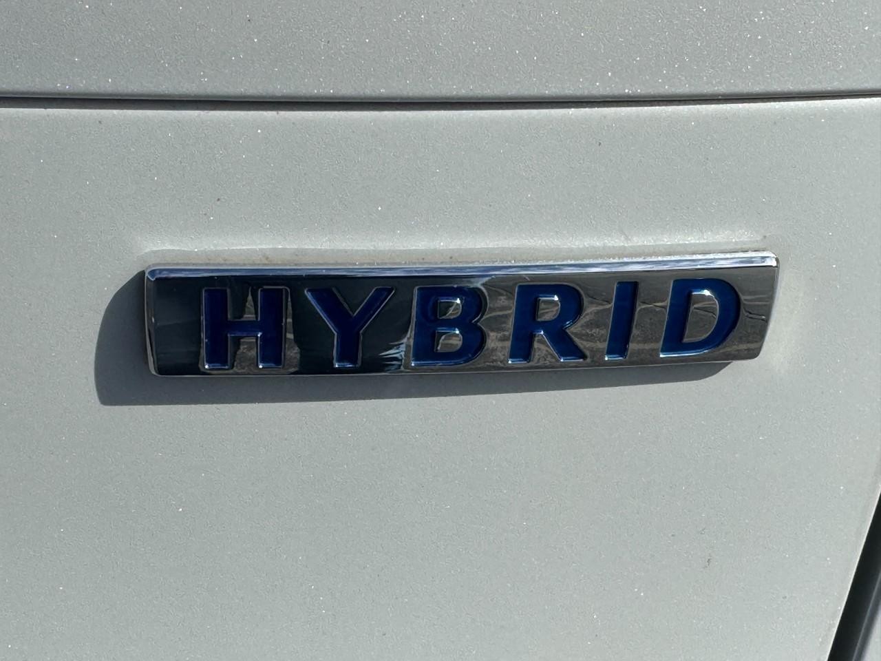 Mazda CX-50 Hybrid Vehicle Full-screen Gallery Image 05