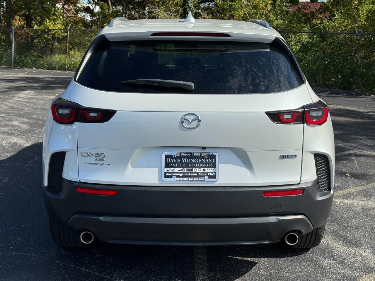 Mazda CX-50 Hybrid Vehicle Full-screen Gallery Image 07