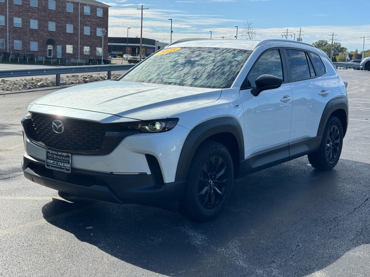 Mazda CX-50 Hybrid Vehicle Full-screen Gallery Image 10