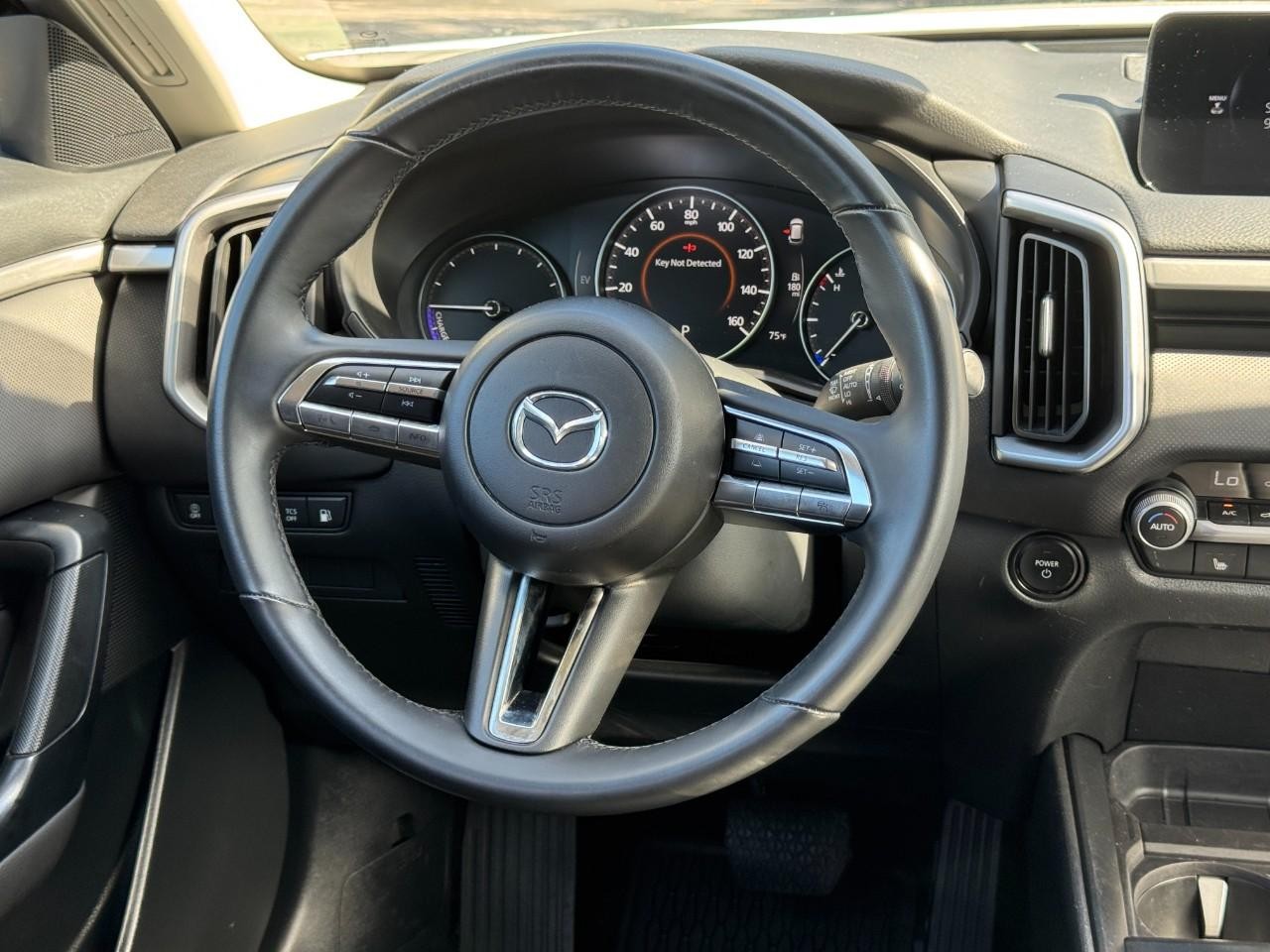 Mazda CX-50 Hybrid Vehicle Full-screen Gallery Image 14