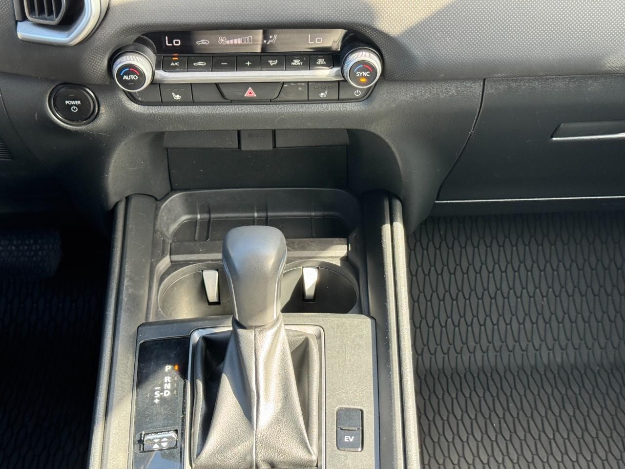Mazda CX-50 Hybrid Vehicle Full-screen Gallery Image 16