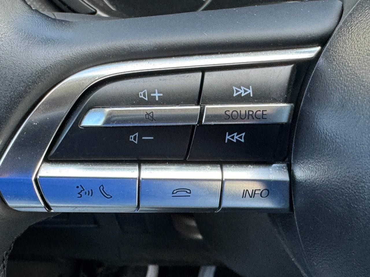 Mazda CX-50 Hybrid Vehicle Full-screen Gallery Image 20