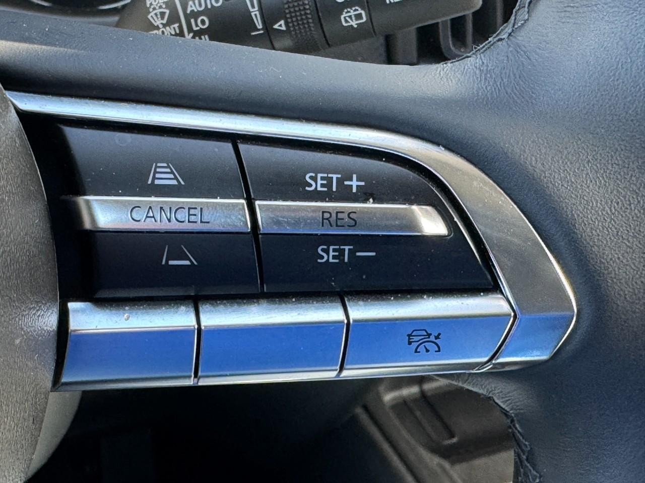 Mazda CX-50 Hybrid Vehicle Full-screen Gallery Image 21