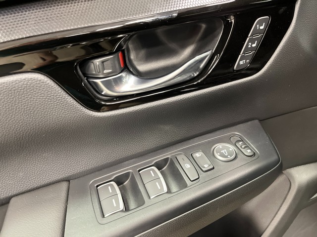 Honda CR-V Vehicle Full-screen Gallery Image 15