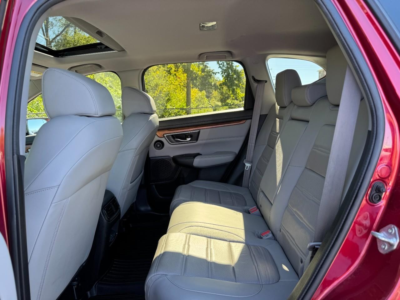 Honda CR-V Vehicle Full-screen Gallery Image 11