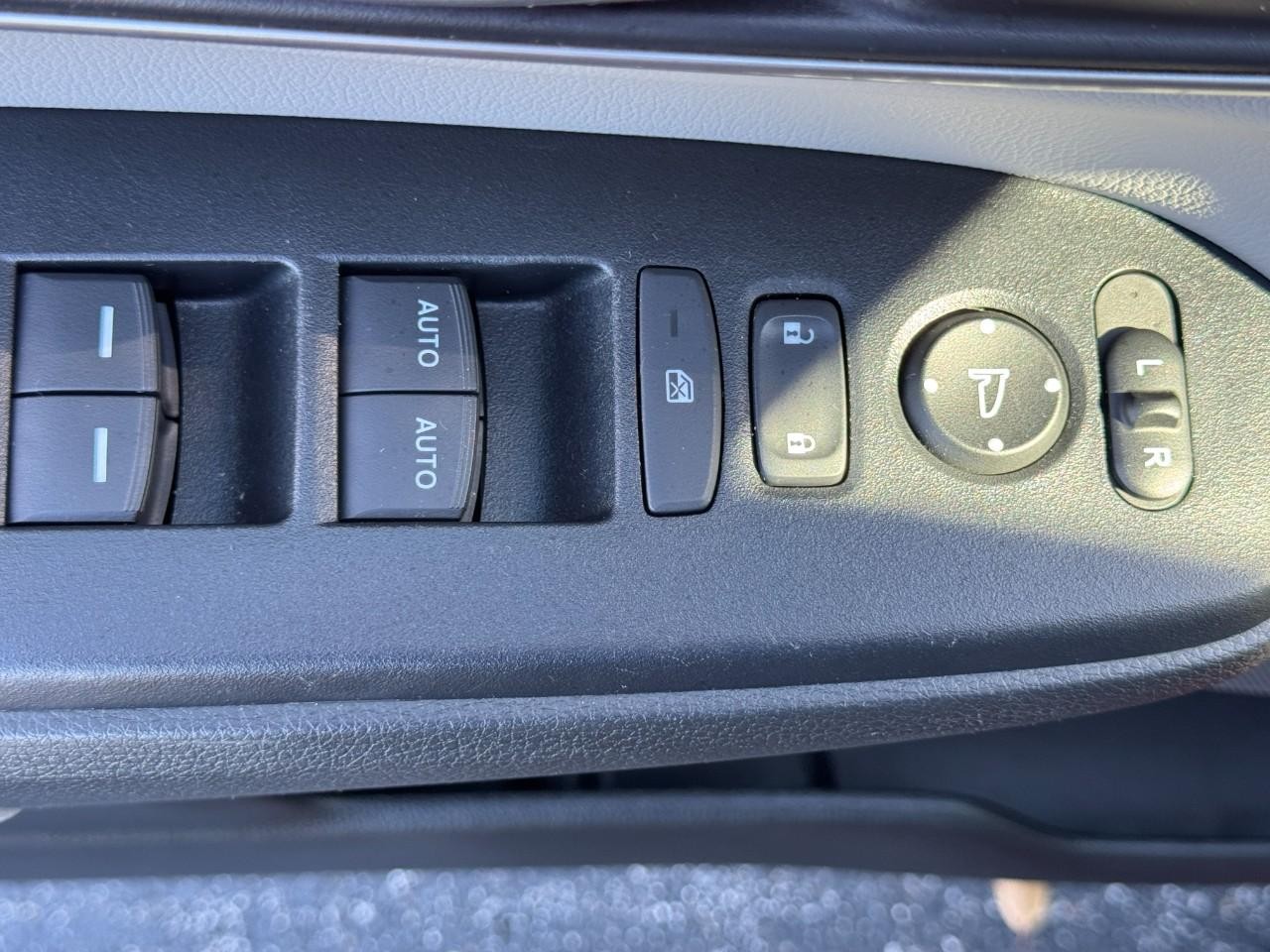 Honda CR-V Vehicle Full-screen Gallery Image 18