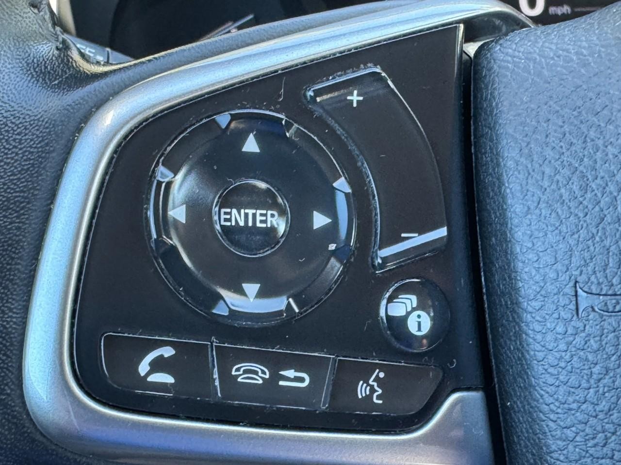 Honda CR-V Vehicle Full-screen Gallery Image 20