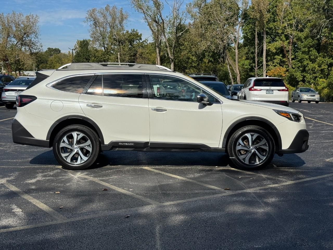 Subaru Outback Vehicle Full-screen Gallery Image 03