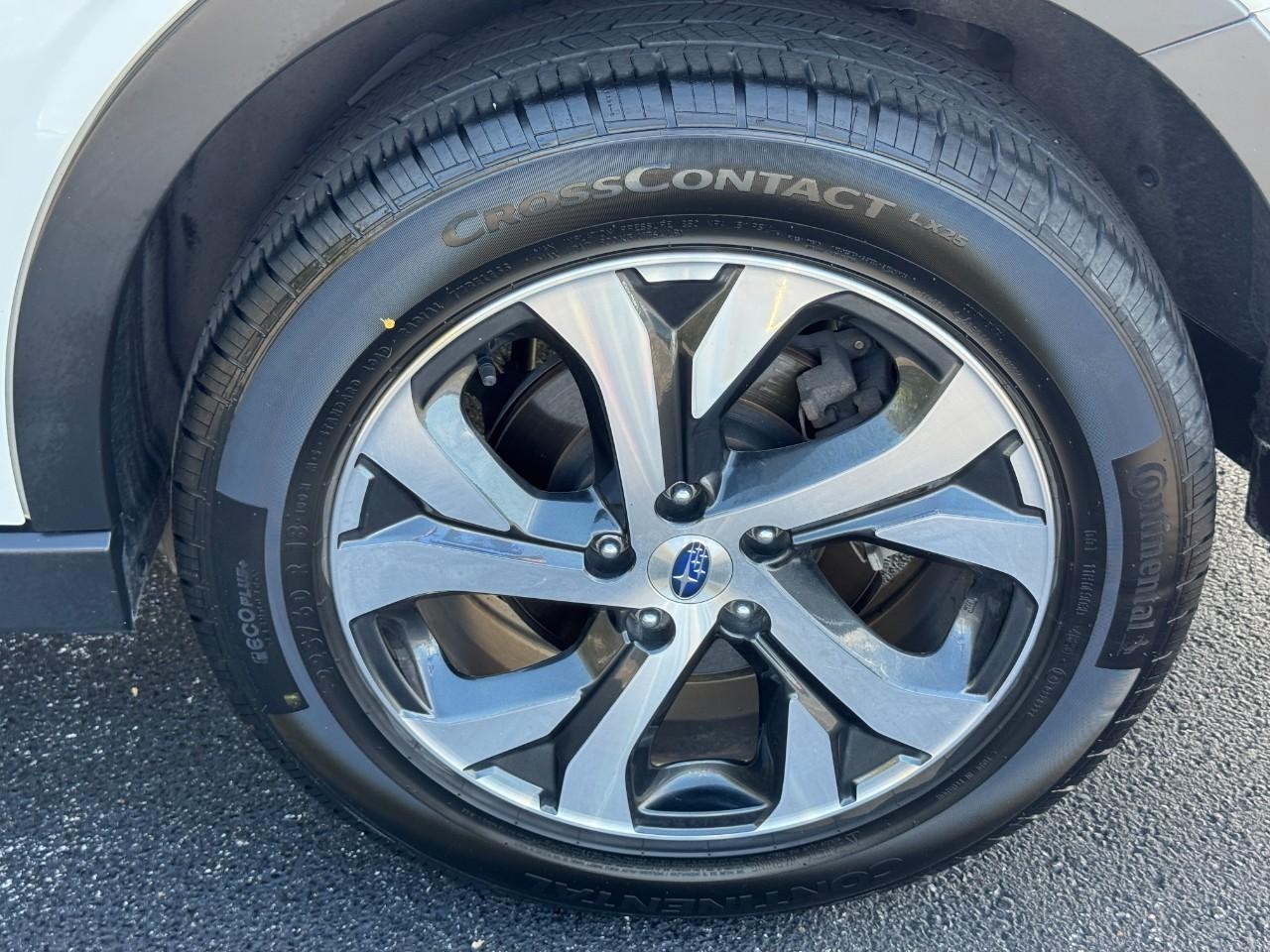 Subaru Outback Vehicle Full-screen Gallery Image 09