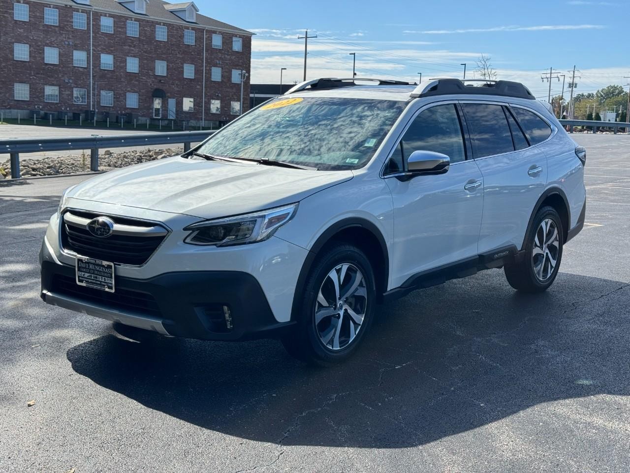 Subaru Outback Vehicle Full-screen Gallery Image 10