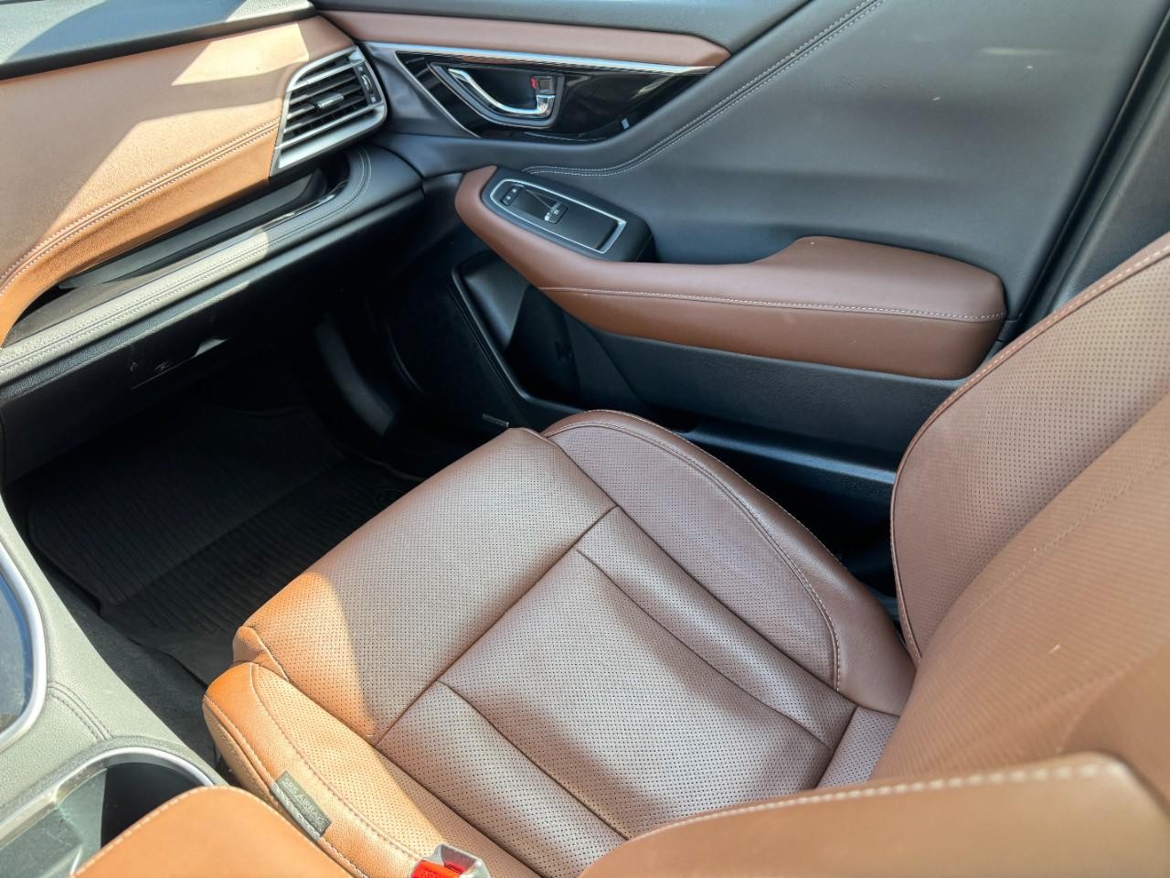 Subaru Outback Vehicle Full-screen Gallery Image 17