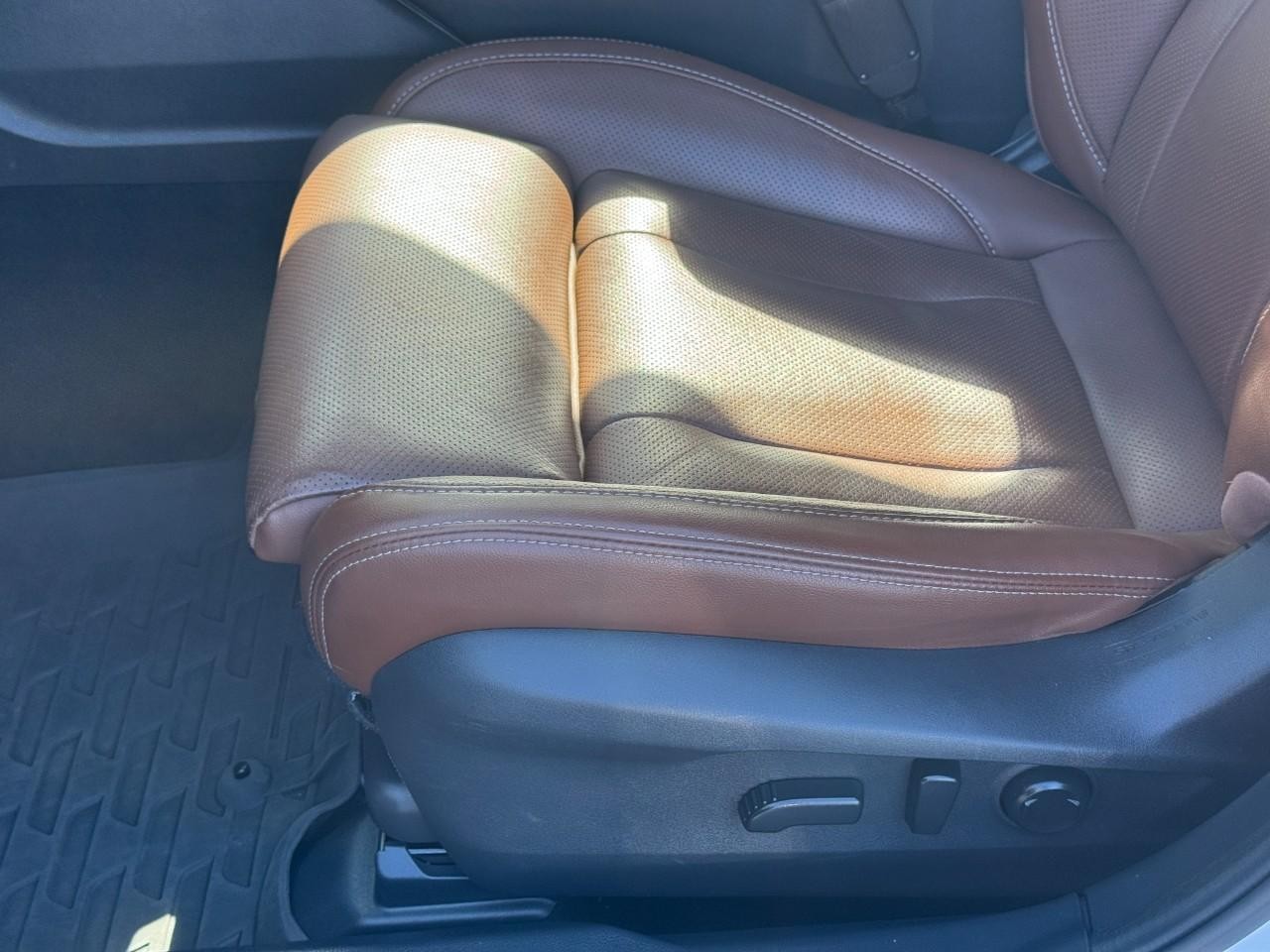 Subaru Outback Vehicle Full-screen Gallery Image 18