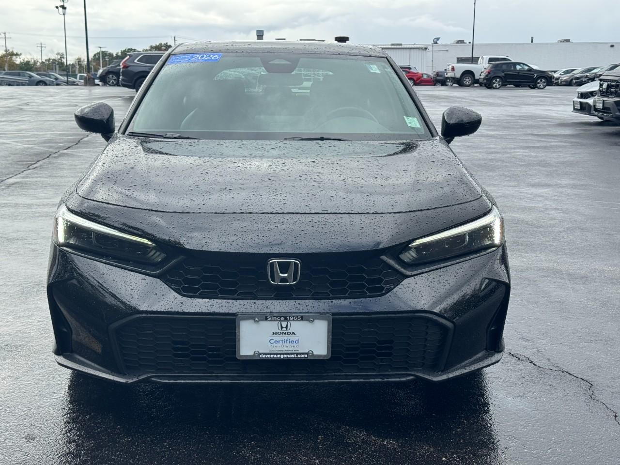 Honda Civic Hatchback Vehicle Full-screen Gallery Image 11