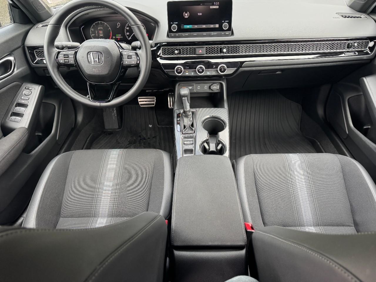 Honda Civic Hatchback Vehicle Full-screen Gallery Image 13