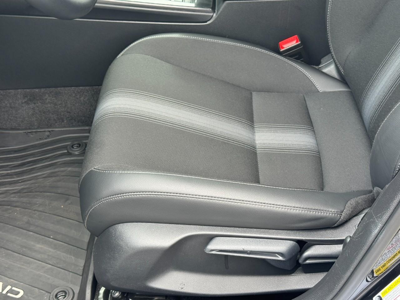 Honda Civic Hatchback Vehicle Full-screen Gallery Image 18