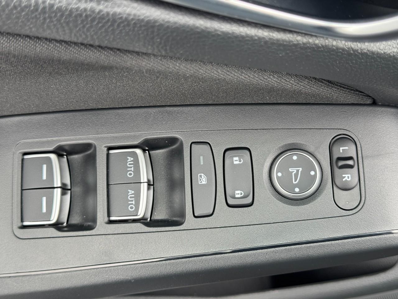 Honda Civic Hatchback Vehicle Full-screen Gallery Image 19