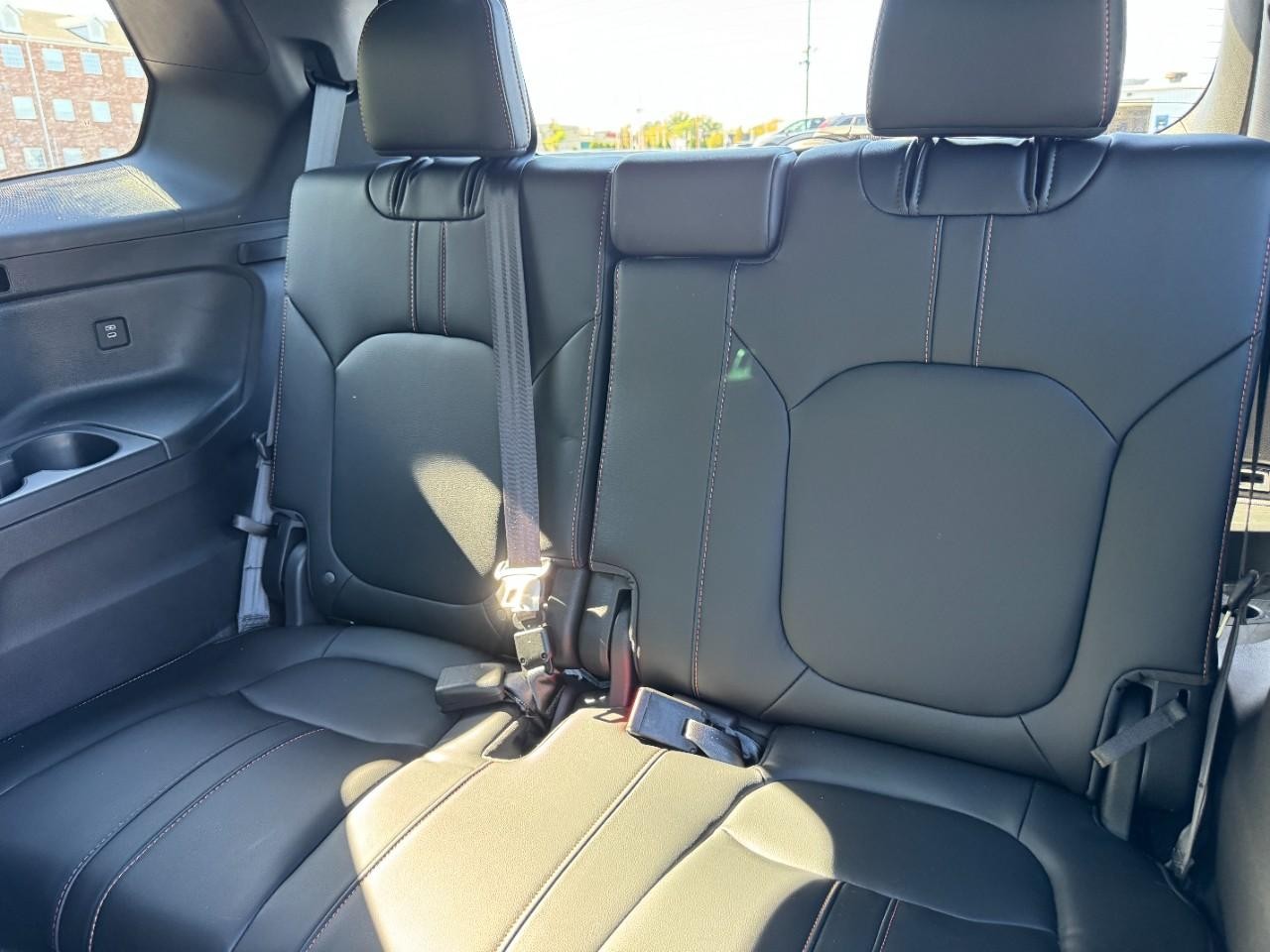 Honda Pilot Vehicle Full-screen Gallery Image 13