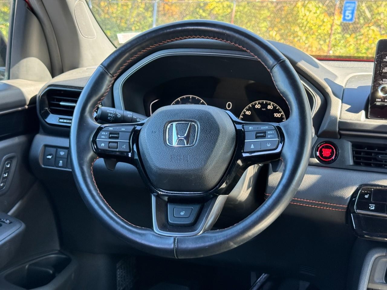 Honda Pilot Vehicle Full-screen Gallery Image 15
