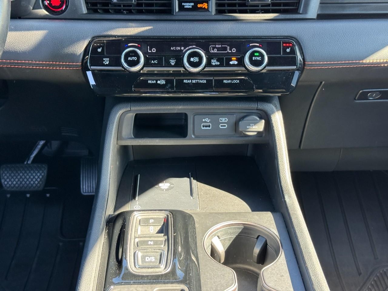 Honda Pilot Vehicle Full-screen Gallery Image 17