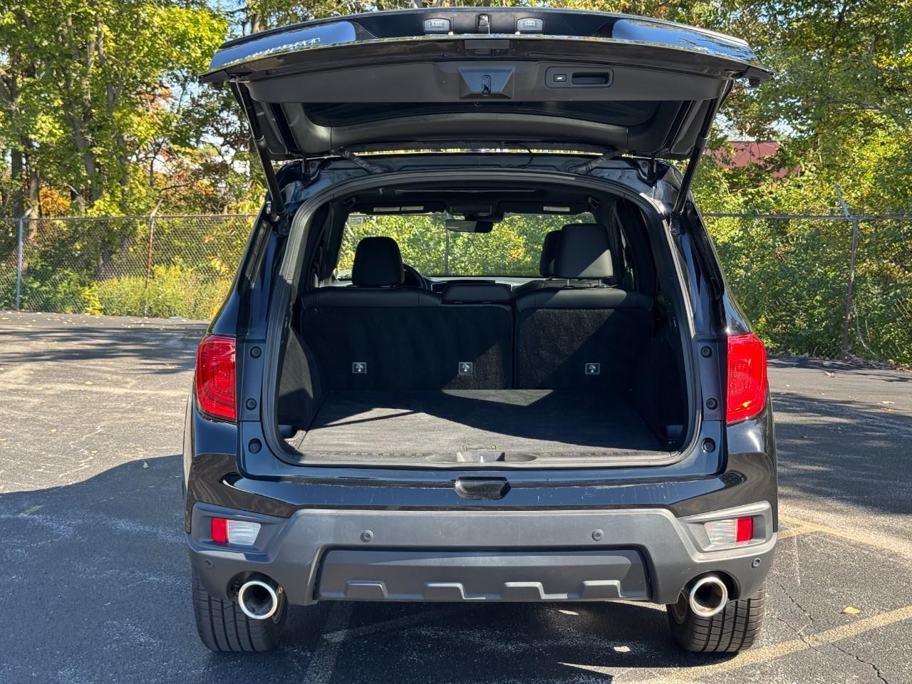 Honda Passport Vehicle Full-screen Gallery Image 05