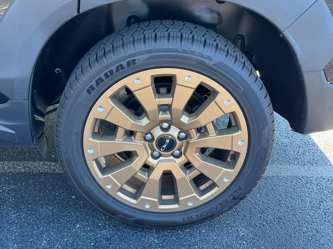Honda Passport Vehicle Full-screen Gallery Image 08