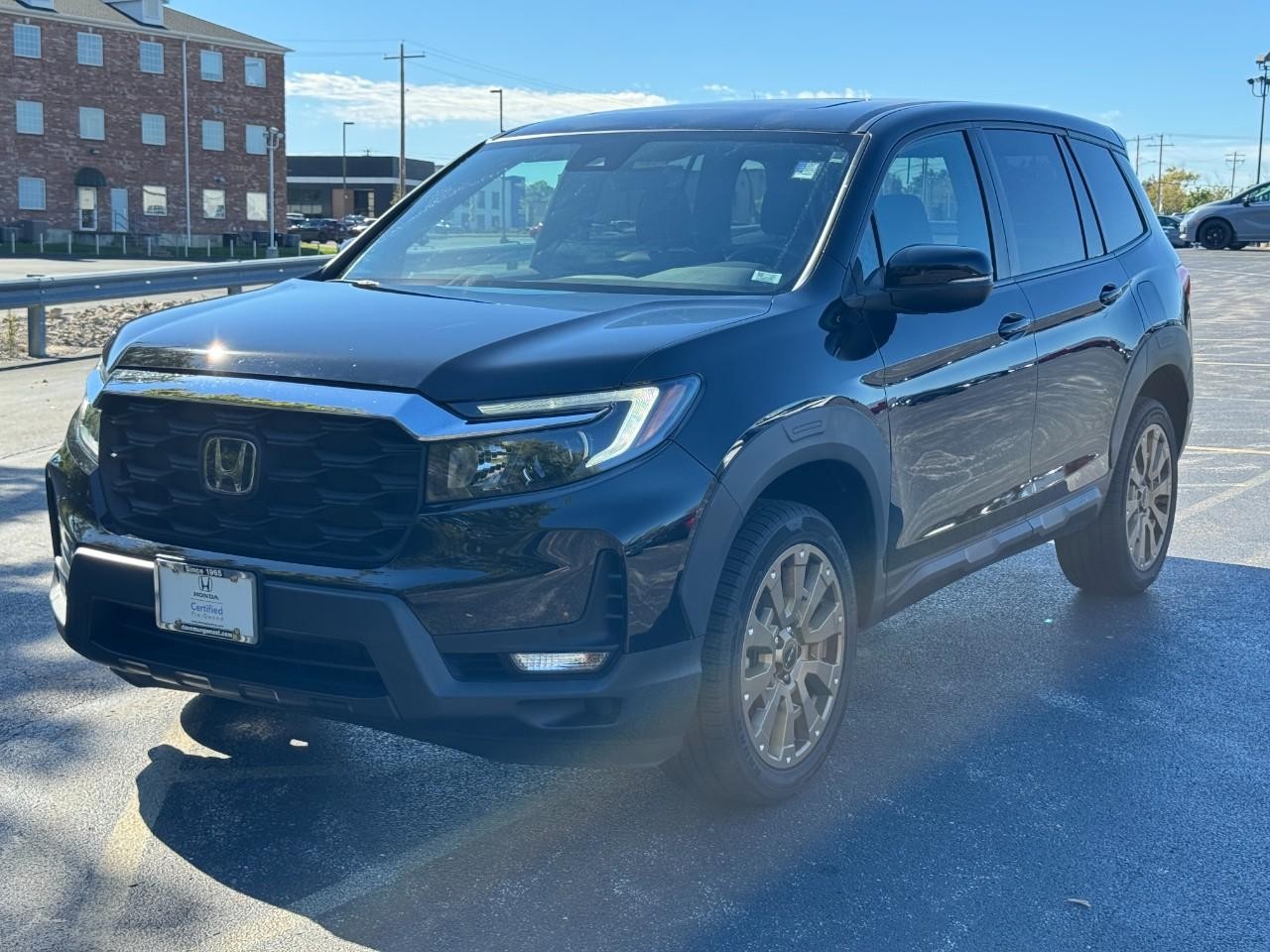 Honda Passport Vehicle Full-screen Gallery Image 09