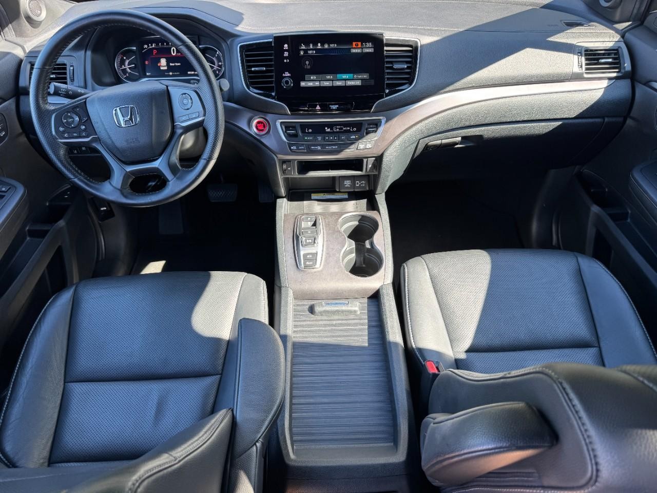 Honda Passport Vehicle Full-screen Gallery Image 12