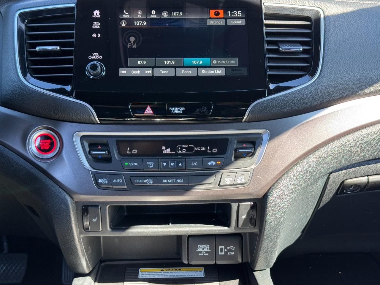 Honda Passport Vehicle Full-screen Gallery Image 14