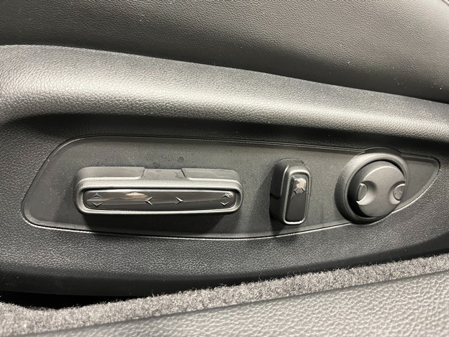 Honda Accord Hybrid Vehicle Full-screen Gallery Image 15