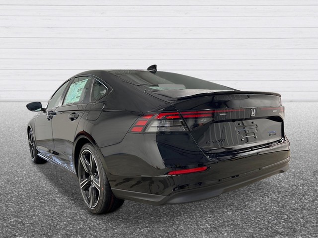 Honda Accord Hybrid Vehicle Full-screen Gallery Image 04