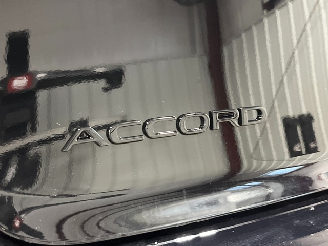 Honda Accord Hybrid Vehicle Full-screen Gallery Image 07