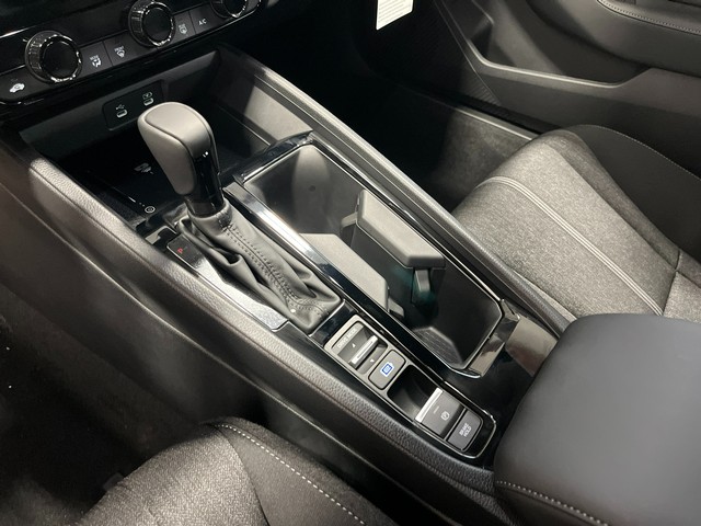 Honda Accord Hybrid Vehicle Full-screen Gallery Image 24