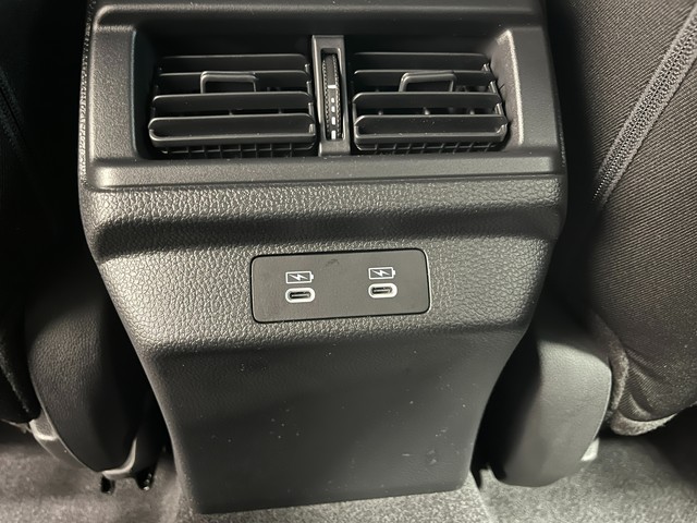 Honda Accord Hybrid Vehicle Full-screen Gallery Image 27
