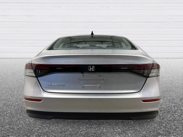 Honda Accord Sedan Vehicle Full-screen Gallery Image 05