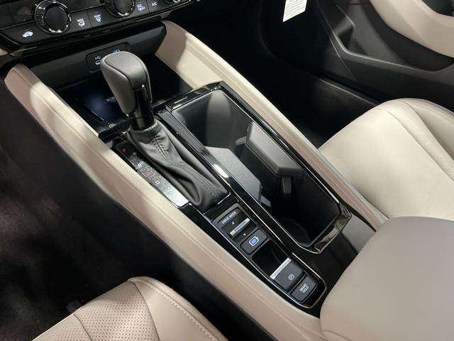 Honda Accord Hybrid Vehicle Full-screen Gallery Image 24