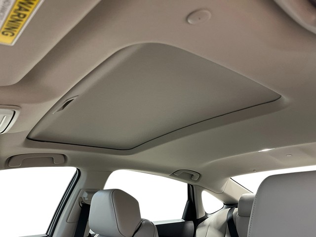 Honda Accord Hybrid Vehicle Full-screen Gallery Image 25