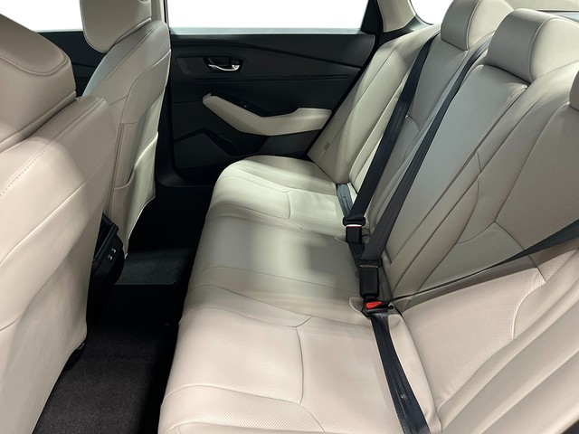 Honda Accord Hybrid Vehicle Full-screen Gallery Image 26