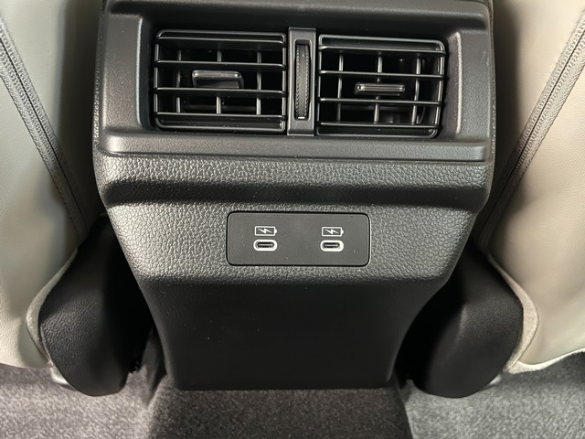 Honda Accord Hybrid Vehicle Full-screen Gallery Image 27