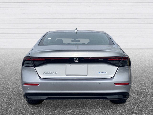 Honda Accord Hybrid Vehicle Full-screen Gallery Image 04