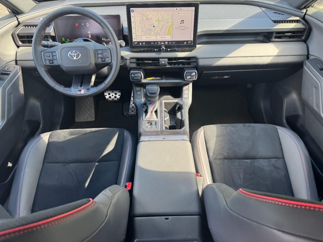Toyota RAV4 Plug-In Hybrid Vehicle Full-screen Gallery Image 13