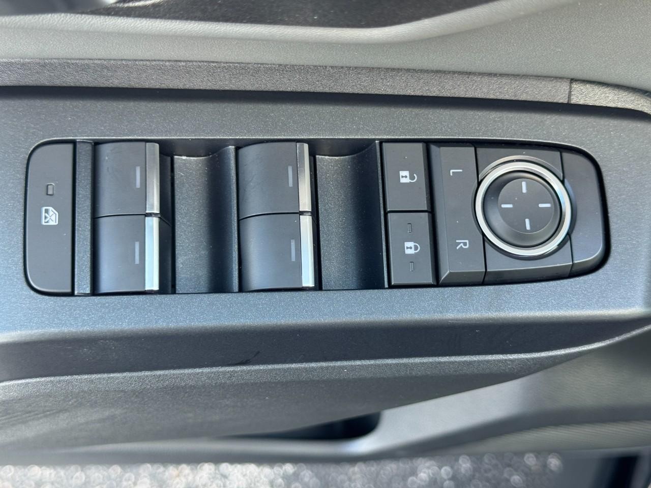 Toyota RAV4 Plug-In Hybrid Vehicle Full-screen Gallery Image 19