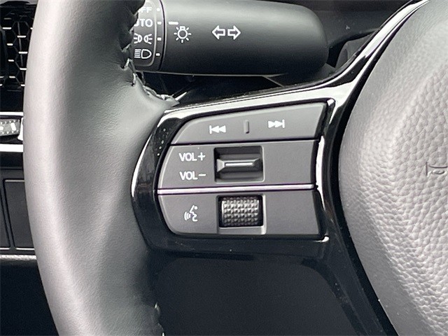 Honda CR-V Vehicle Full-screen Gallery Image 15