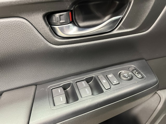 Honda CR-V Vehicle Full-screen Gallery Image 15