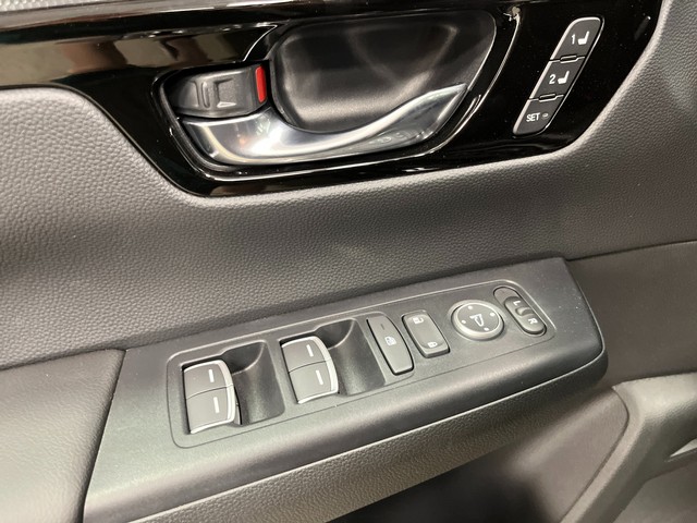 Honda CR-V Vehicle Full-screen Gallery Image 15