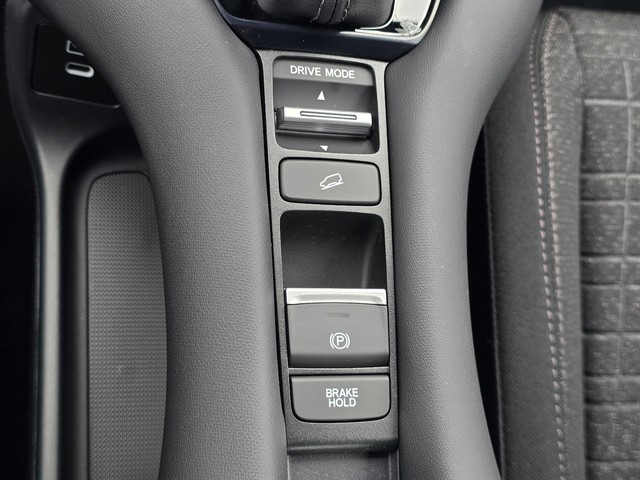 Honda HR-V Vehicle Full-screen Gallery Image 26