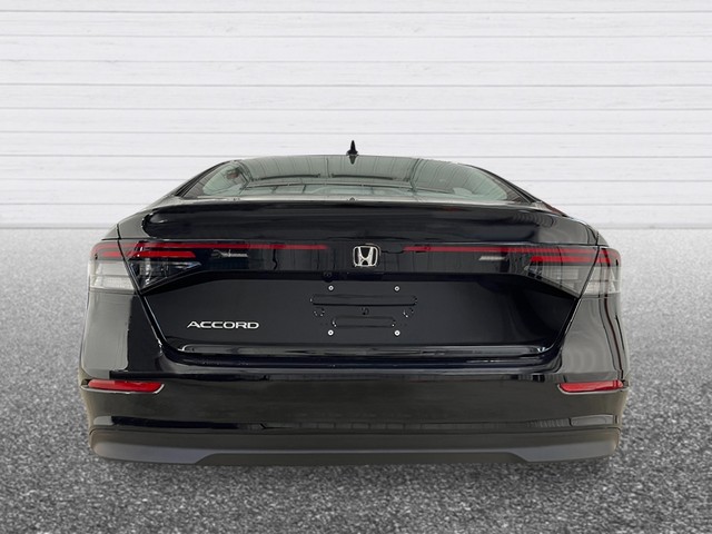 Honda Accord Sedan Vehicle Full-screen Gallery Image 05