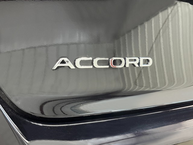 Honda Accord Sedan Vehicle Full-screen Gallery Image 07